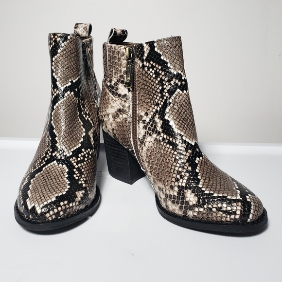 BLONDO Elvina Waterproof Snakeskin Ankle Boot - Picture 3 of 5